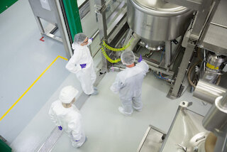 What are the benefits of using cloud-based project management tools?